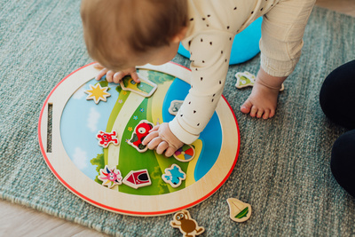 Language development in children - play with sounds, words and sentences