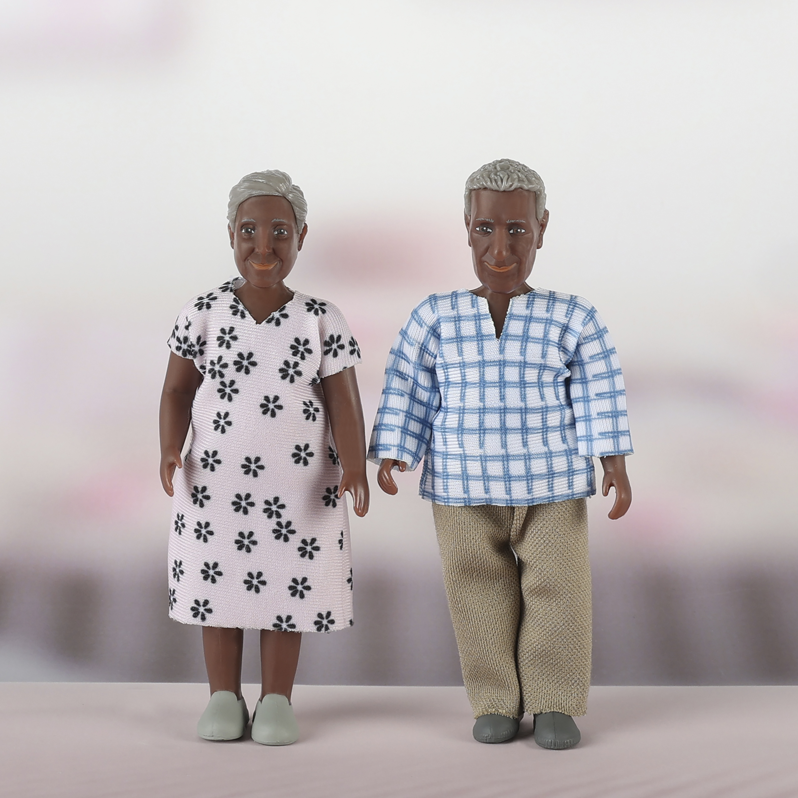Dark-skinned dolls lundby	dollshouse dolls elderly couple billie