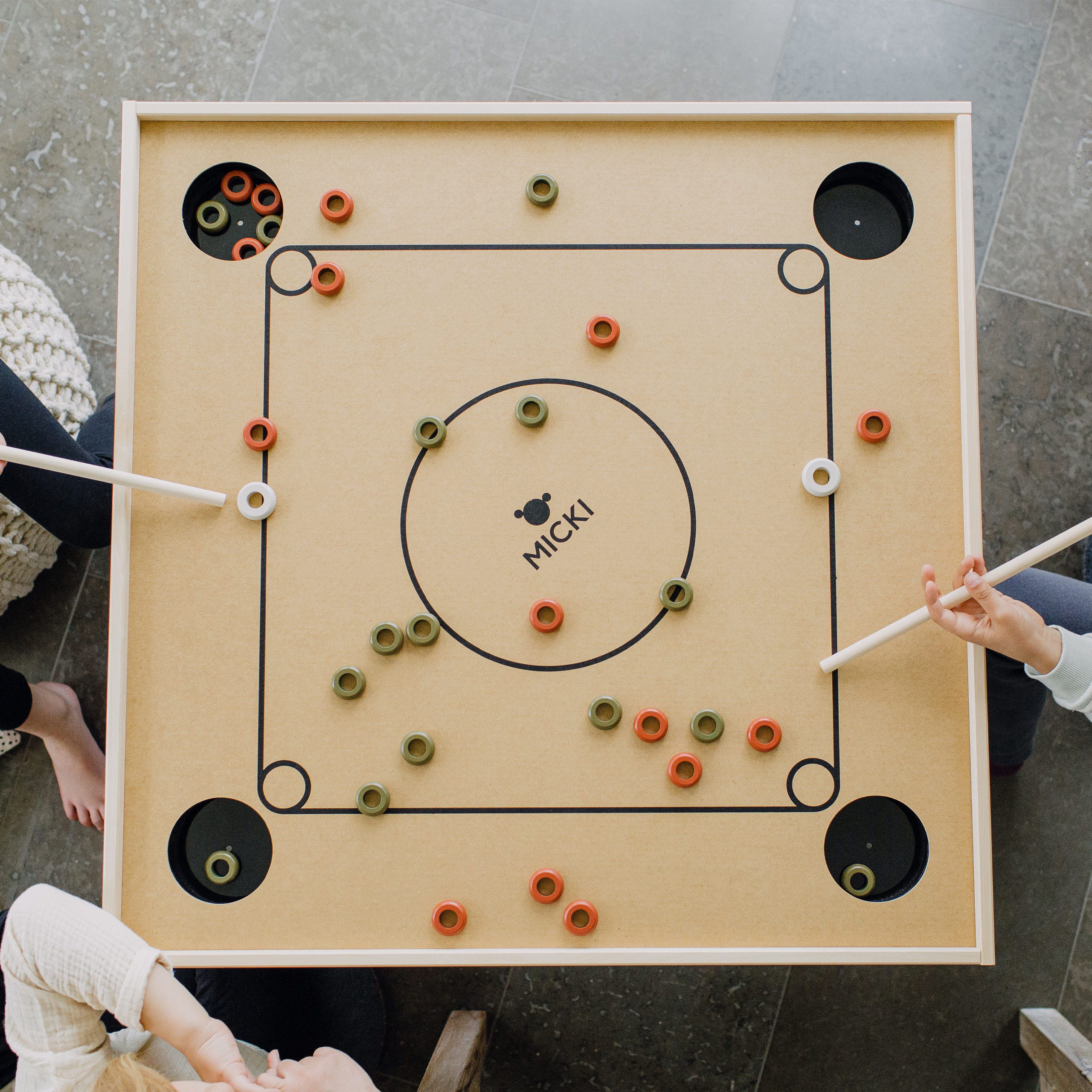 Wooden toys micki couronne game